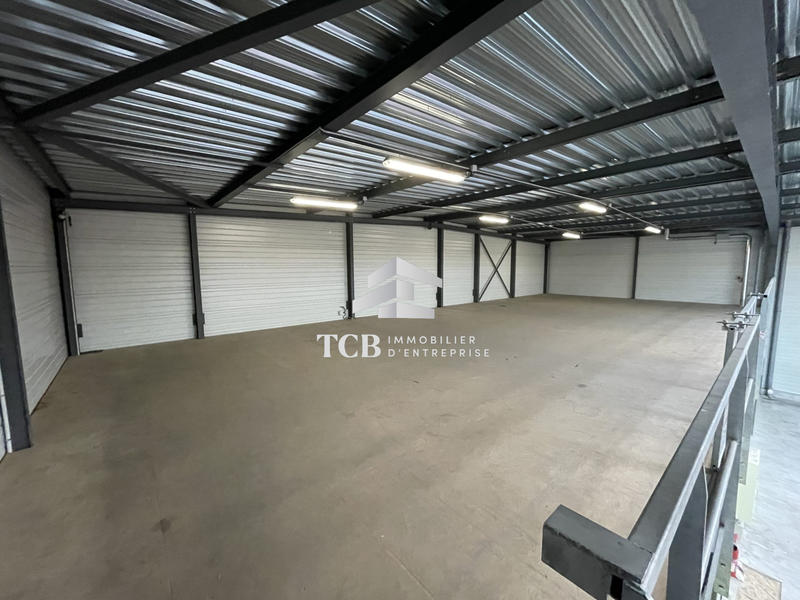 Local d'activités - 476 m²