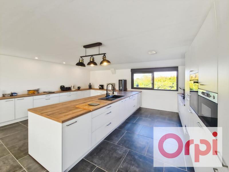 Maison - 409 m² - 6 pièces