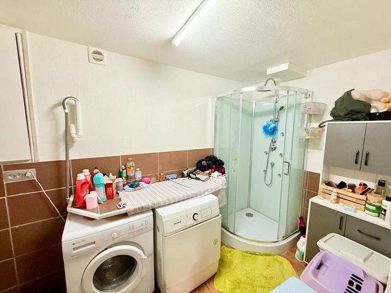 Maison - 186 m² - 8 pièces