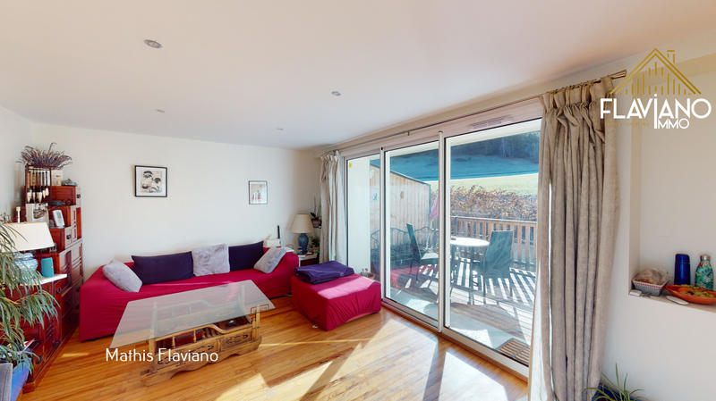 Appartement - 151 m² - 6 pièces