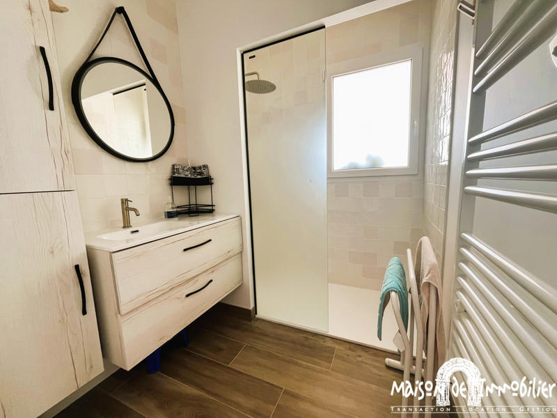 Maison - 185 m² - 7 pièces