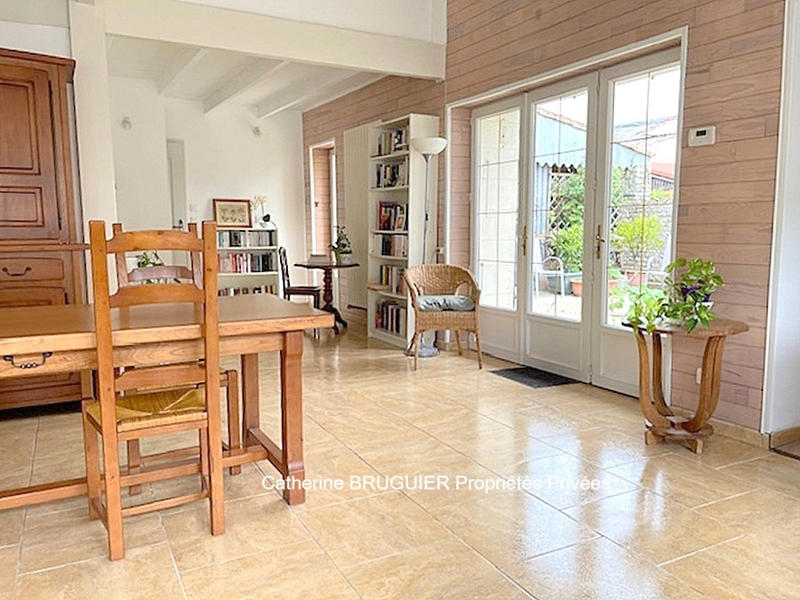 Maison - 195 m² - 10 pièces