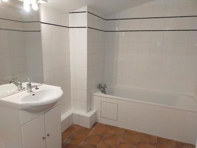 Appartement - 90 m² - 3 pièces