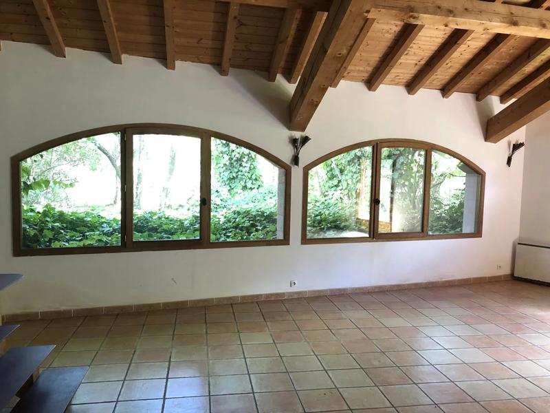 Maison - 235 m² - 5 pièces