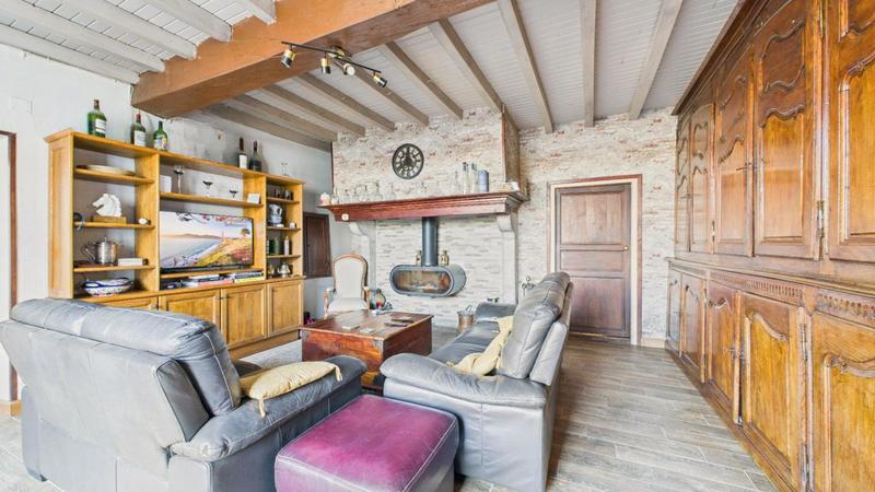 Maison - 267 m² - 9 pièces