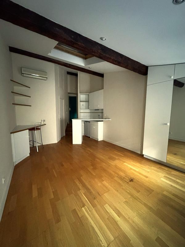 Studio - 24 m² - 1 pièce