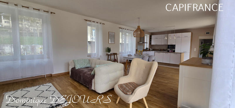 Maison - 230 m² - 9 pièces