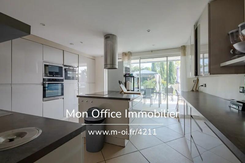 Maison - 308 m² - 10 pièces