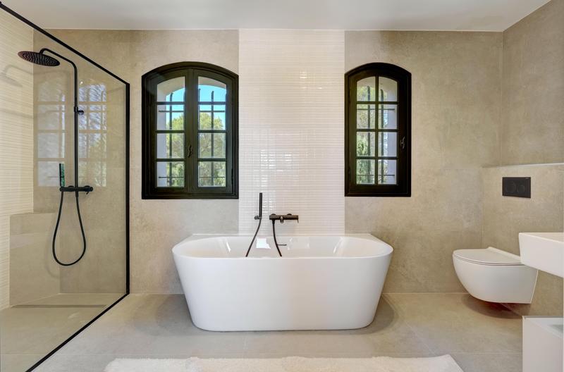 Maison - 400 m² - 9 pièces