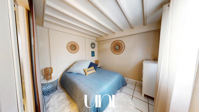 Maison - 230 m² - 9 pièces