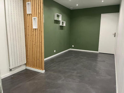 Local commercial - 74 m² - 6 pièces