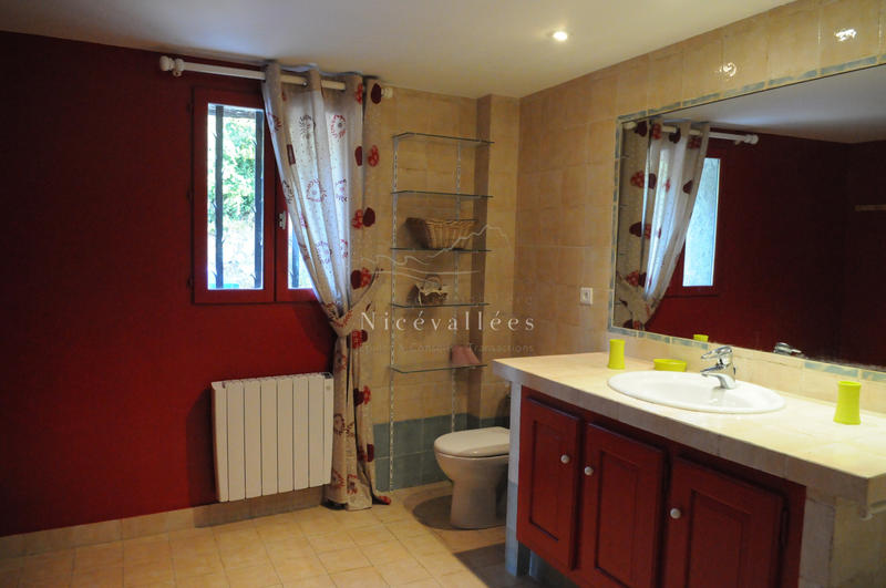 Maison - 180 m² - 8 pièces