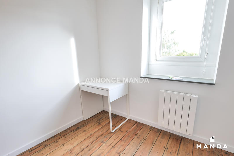 Chambre - 10 m² - 5 pièces