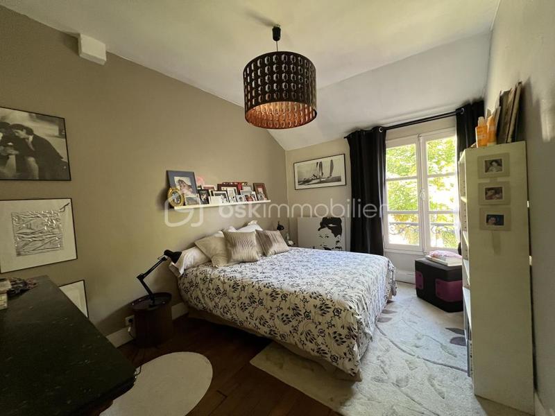 Demeure - 180 m² - 9 pièces