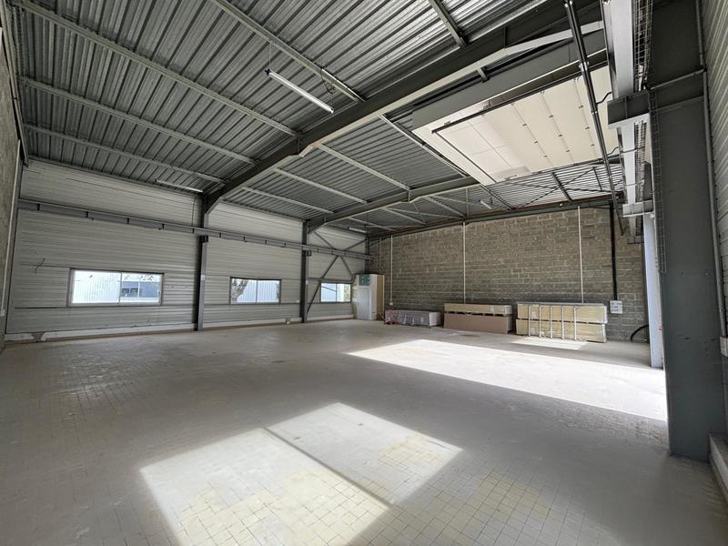 Local commercial - 239 m² - 1 pièce