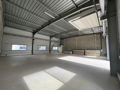 Local commercial - 239 m² - 1 pièce