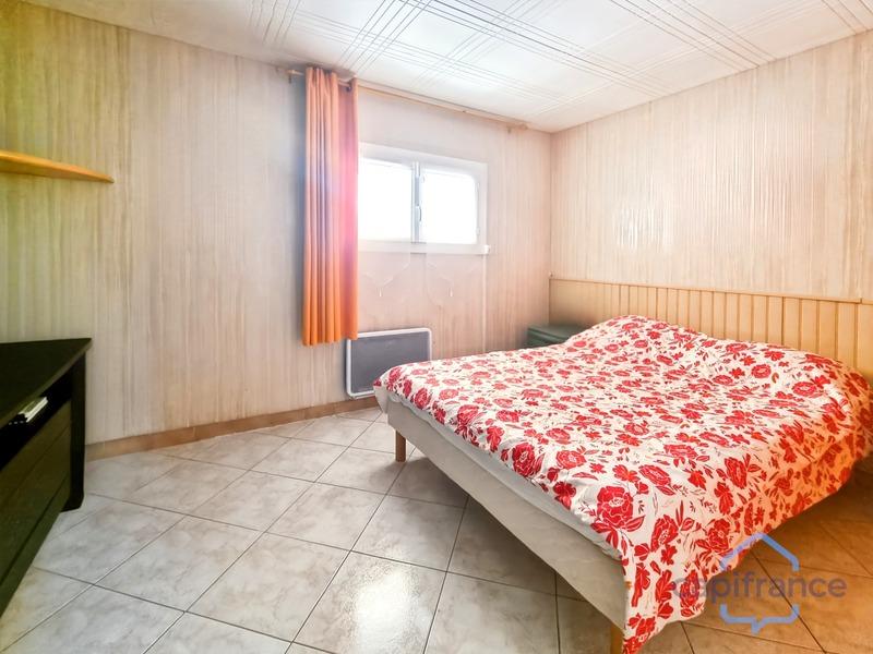 Maison - 222 m² - 8 pièces