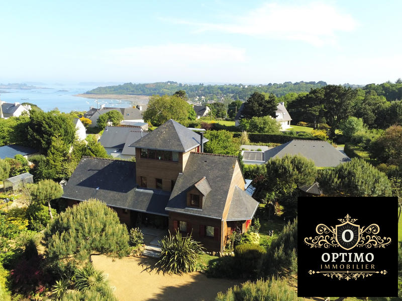 Villa - 168 m² - 9 pièces