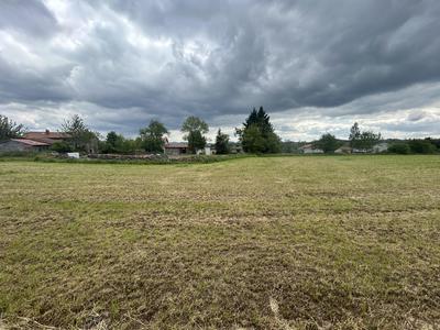 Terrain constructible - 2 800 m²