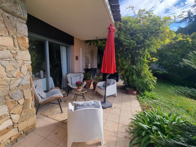 Maison - 256 m² - 5 pièces