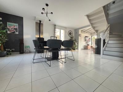 Maison - 114 m² - 6 pièces