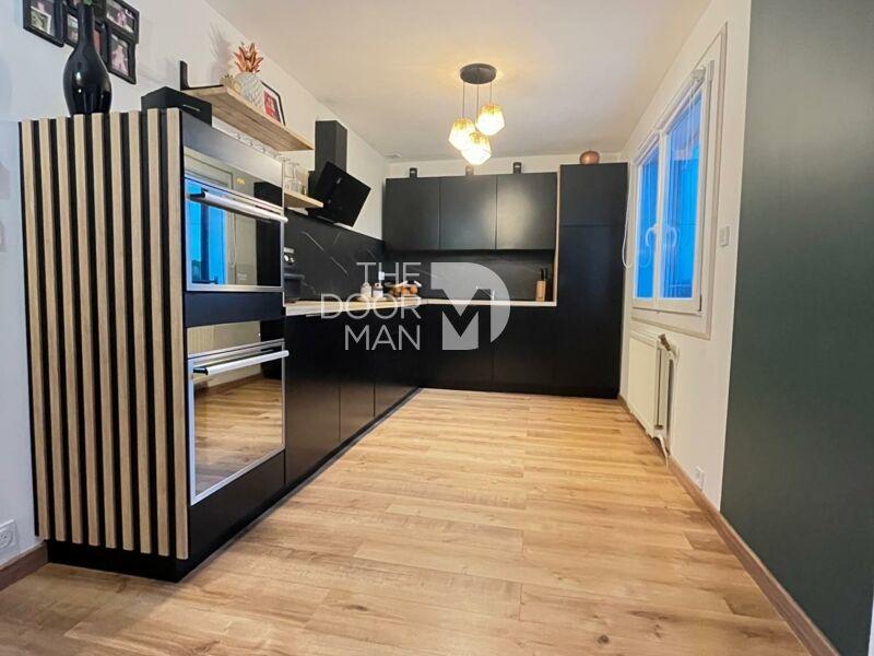 Maison - 93 m² - 4 pièces
