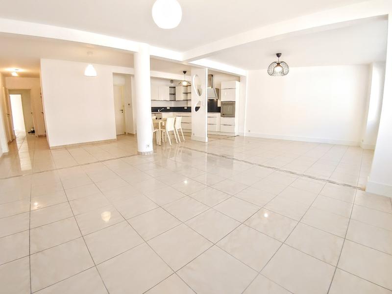 Appartement bourgeois - 176 m² - 4 pièces