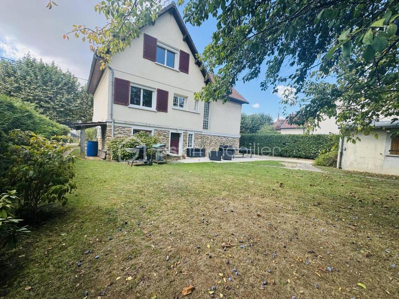 Maison - 146 m² - 6 pièces