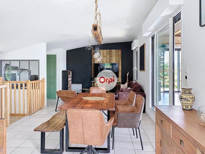 Maison - 137 m² - 5 pièces