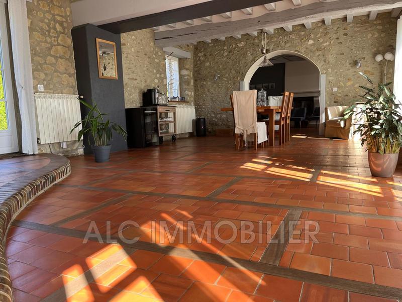 Propriété - 206 m² - 5 pièces