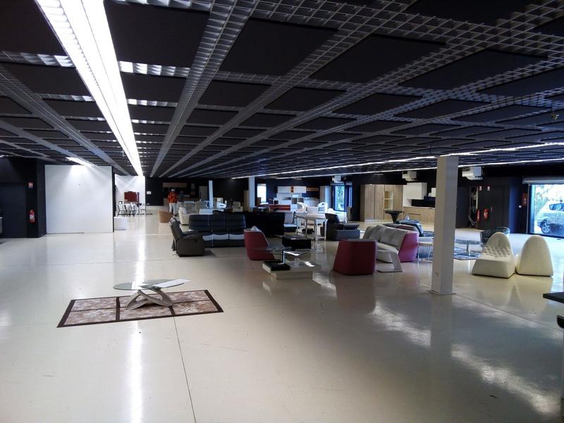 Local commercial - 1 300 m²