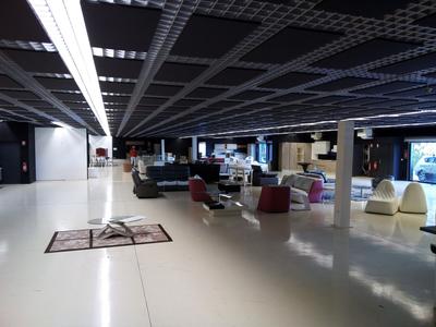 Local commercial - 1 300 m²