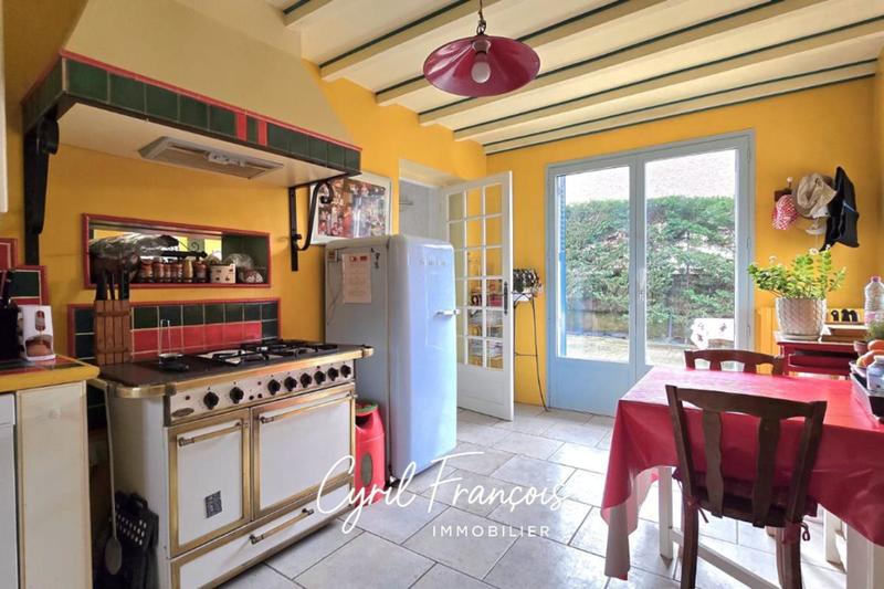 Maison - 210 m² - 8 pièces