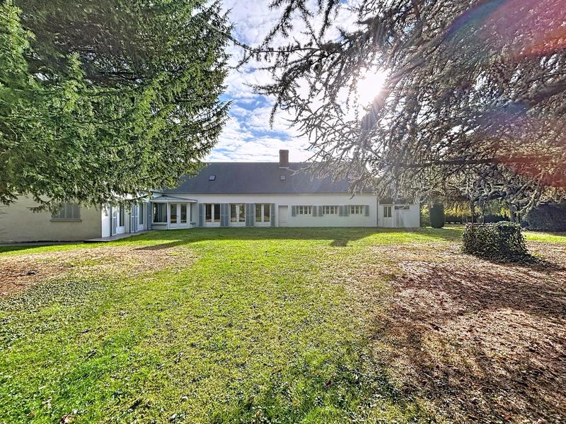 Maison - 340 m² - 10 pièces