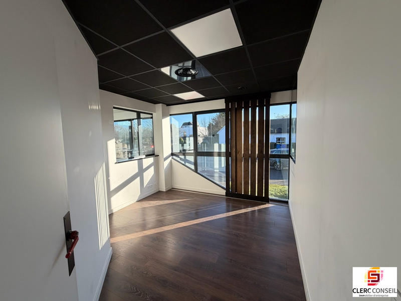 Bureau - 454 m²