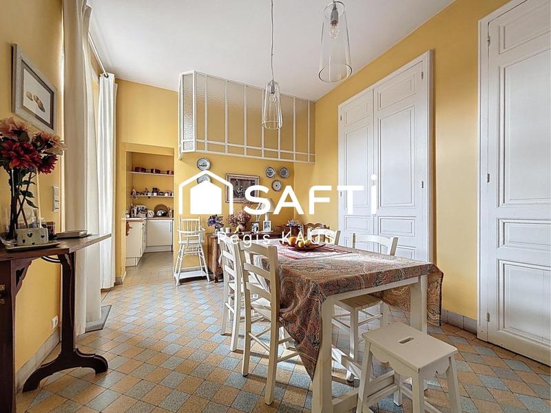 Maison - 199 m² - 7 pièces