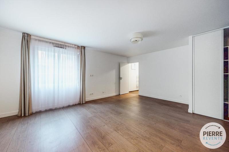 Studio - 30 m² - 1 pièce