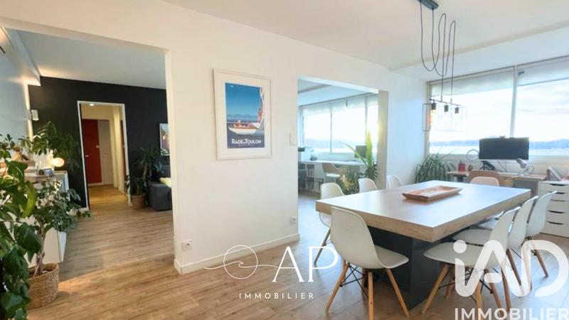 Appartement - 84 m² - 3 pièces