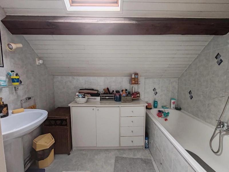 Maison - 91 m² - 83 pièces