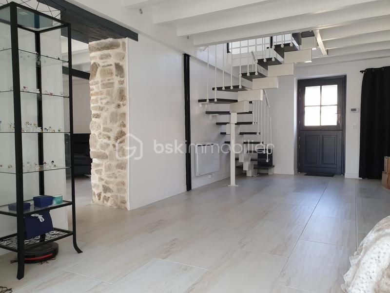 Maison - 230 m² - 8 pièces