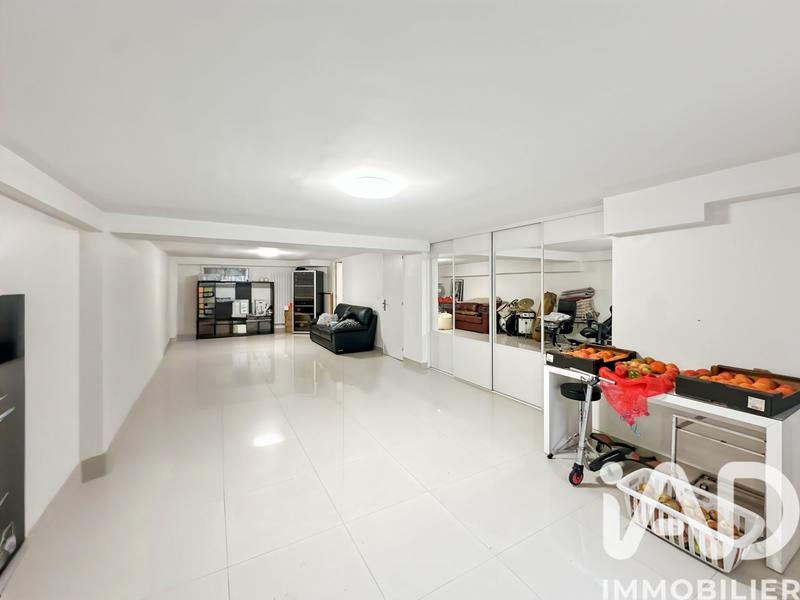 Maison - 270 m² - 8 pièces