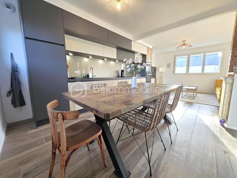 Maison - 95 m² - 5 pièces