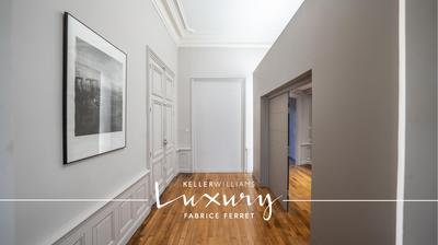 Appartement - 180 m² - 7 pièces