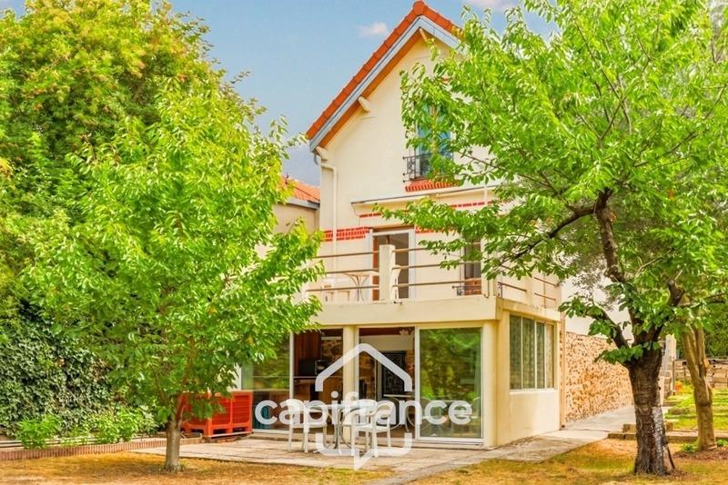 Maison - 95 m² - 5 pièces