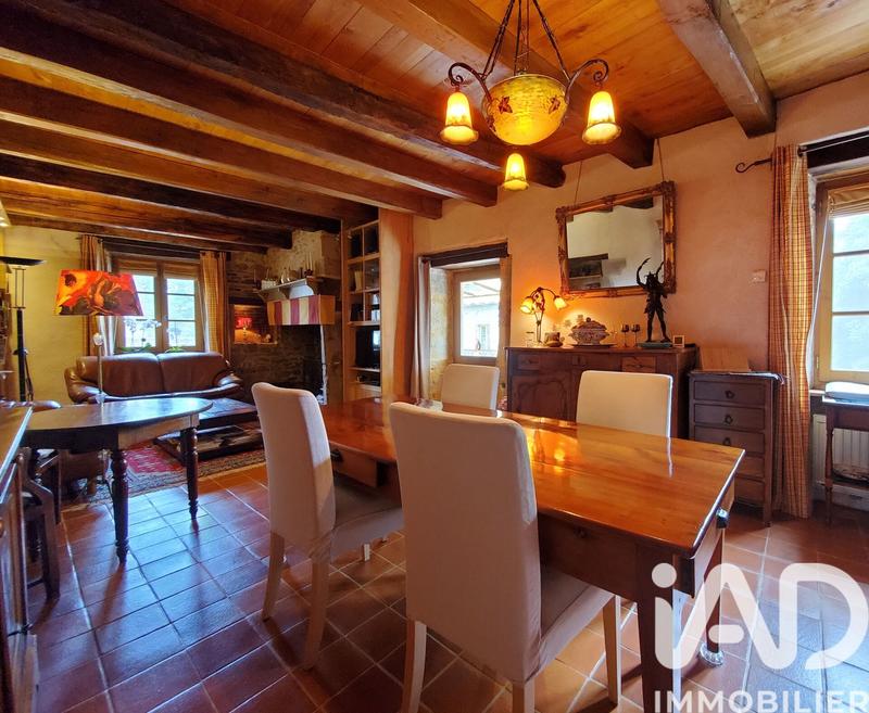 Maison - 220 m² - 8 pièces