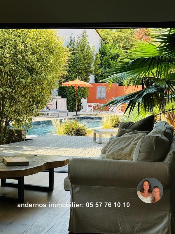 Villa - 310 m² - 10 pièces