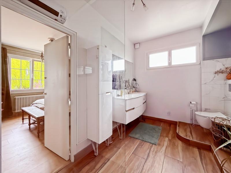 Maison - 215 m² - 8 pièces