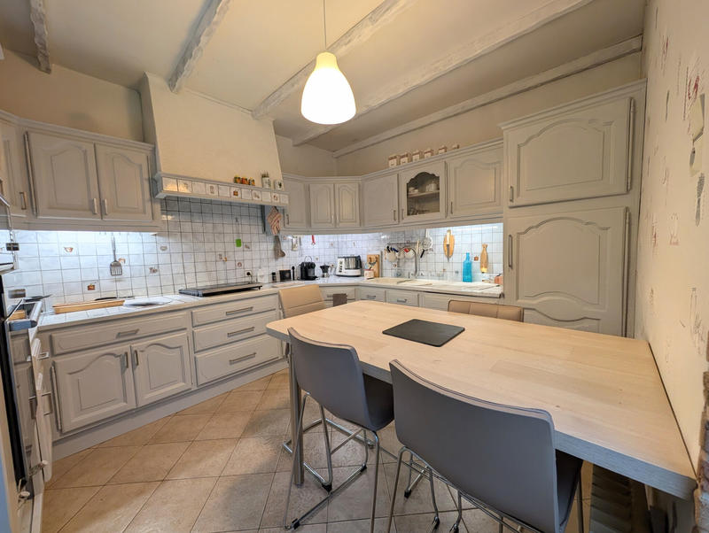 Maison - 210 m² - 8 pièces