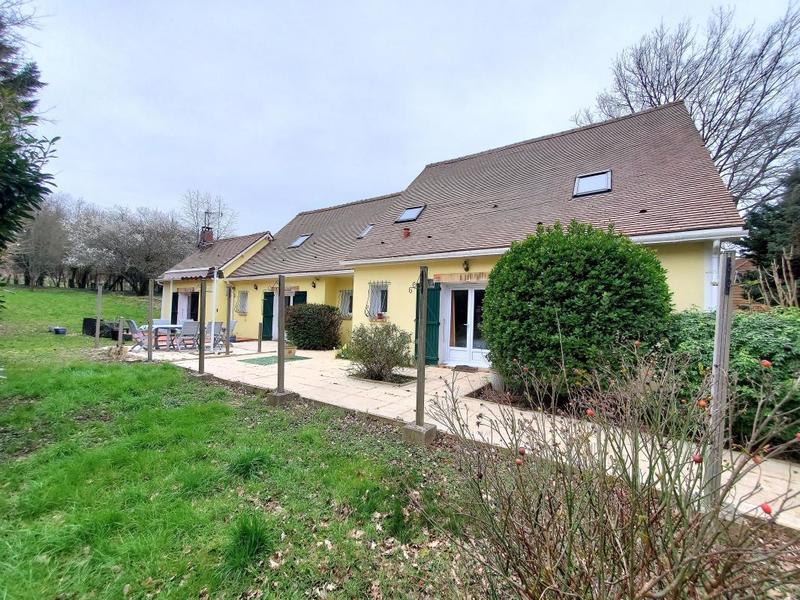 Maison - 236 m² - 10 pièces