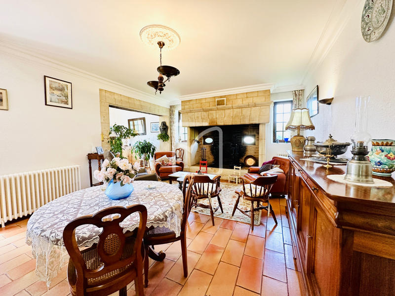 Maison - 250 m² - 12 pièces